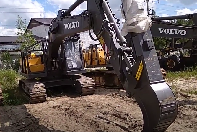 Харвестер Volvo EC220DL